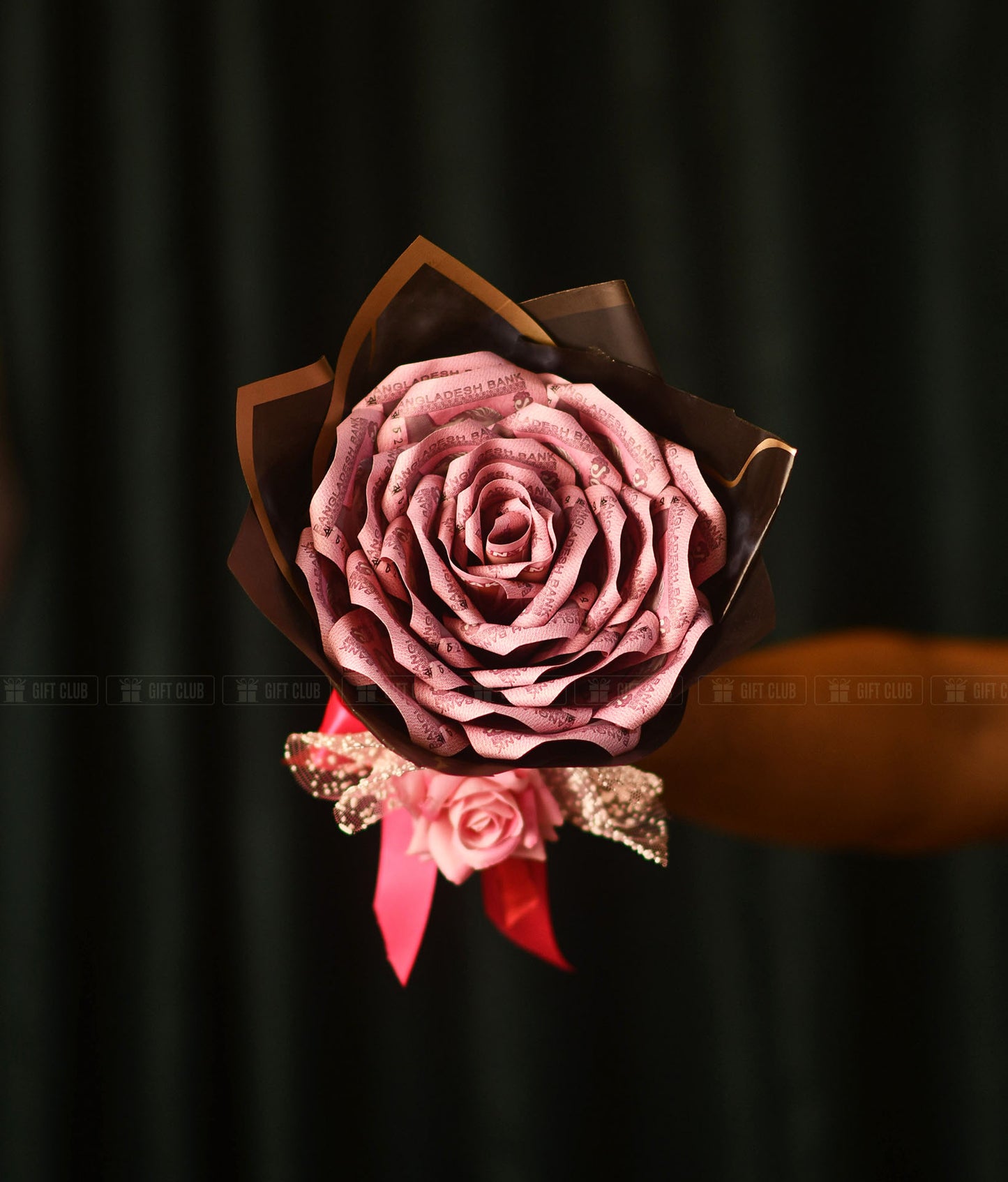 Salami 30 : Exclusive Rose Salami Bouquet (300tk)
