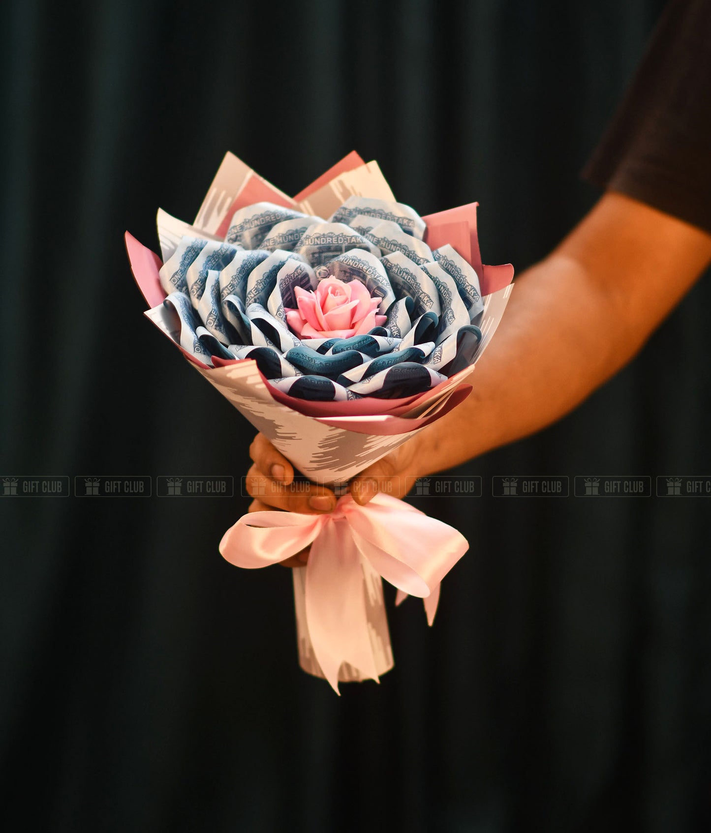 Salami 23 : Exclusive Rose Salami Bouquet (3000tk)